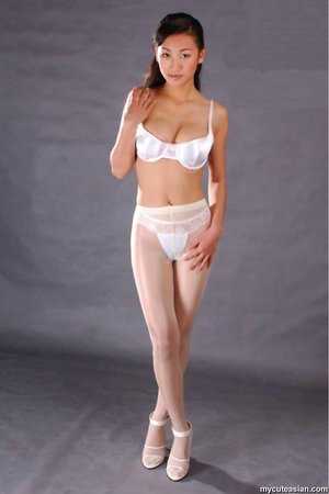 My Cute Asian pleased to share with you a free xxx photo gallery with lassie unveiling perfect body